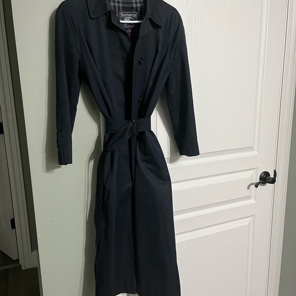 Burberry Vintage Coat Single Breasted Navy Belted with Nova Check Interior